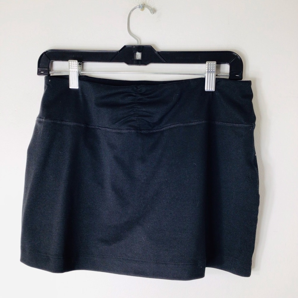 Mountain Hardware Skort Black Medium - image 1